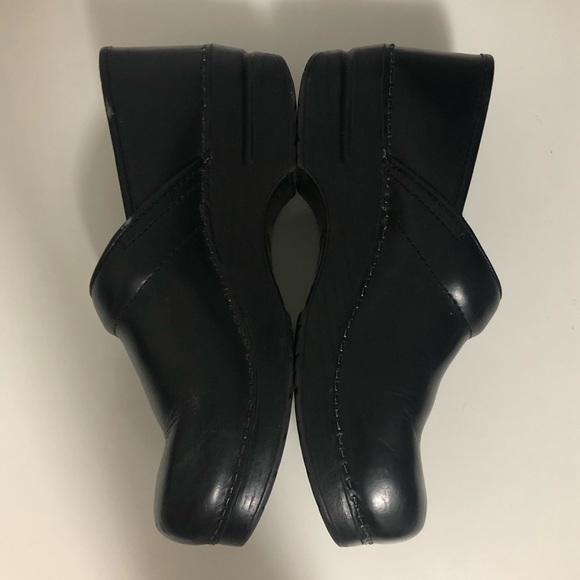 Dansko Clog - Picture 3 of 7
